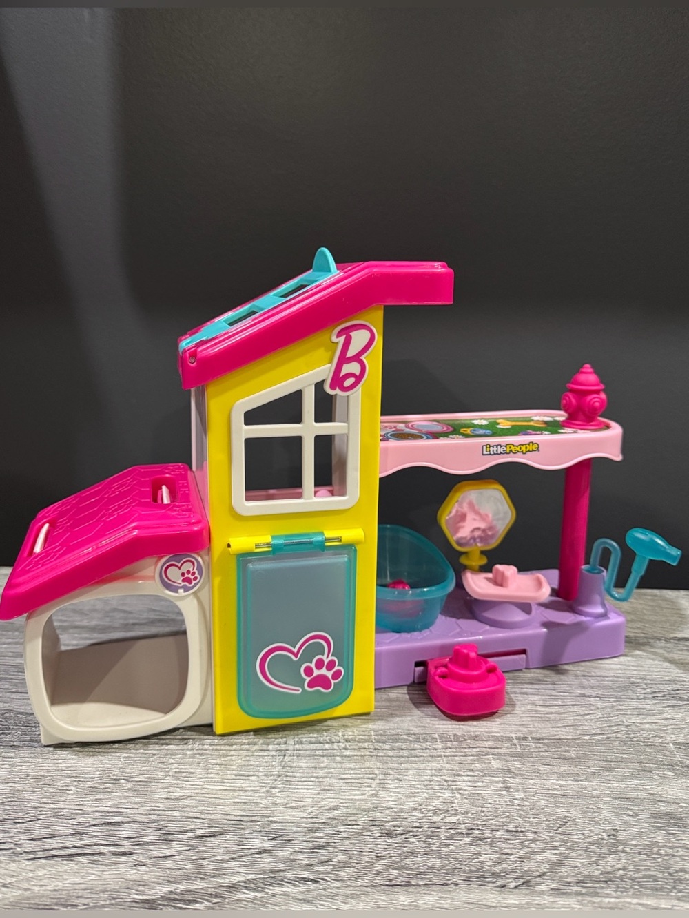 Fisher-Price | Little People: Barbie Play and Care Pet Spa (2023) - Play Set